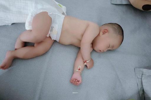 红河4个月宝宝特点